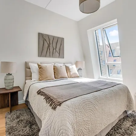 Sanders View - Stunning Two-bedroom With Harbor View Apartment