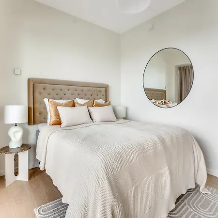 Sanders View - Stunning Two-bedroom With Harbor View